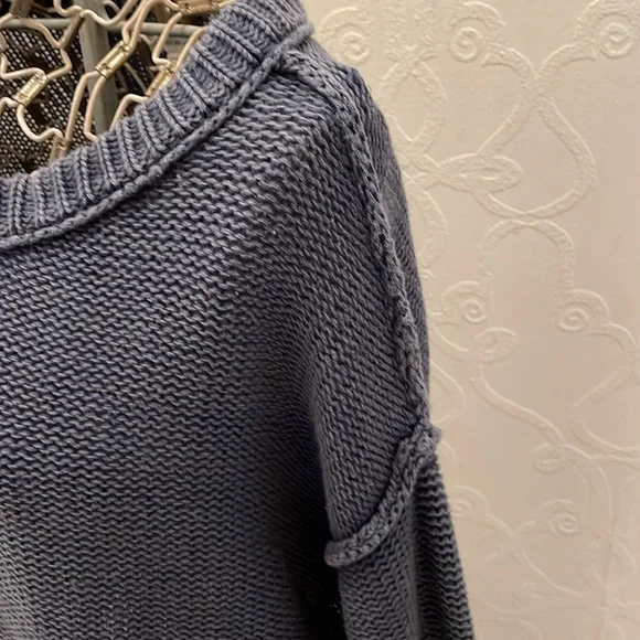 American Eagle Blue Cropped Crew Neck Sweater - Picture 4 of 9